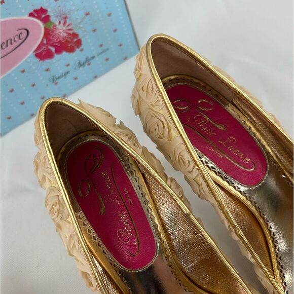 Vintage Poetic License Rosette Floral Cream Heels Wedding Heels - Picture 4 of 8